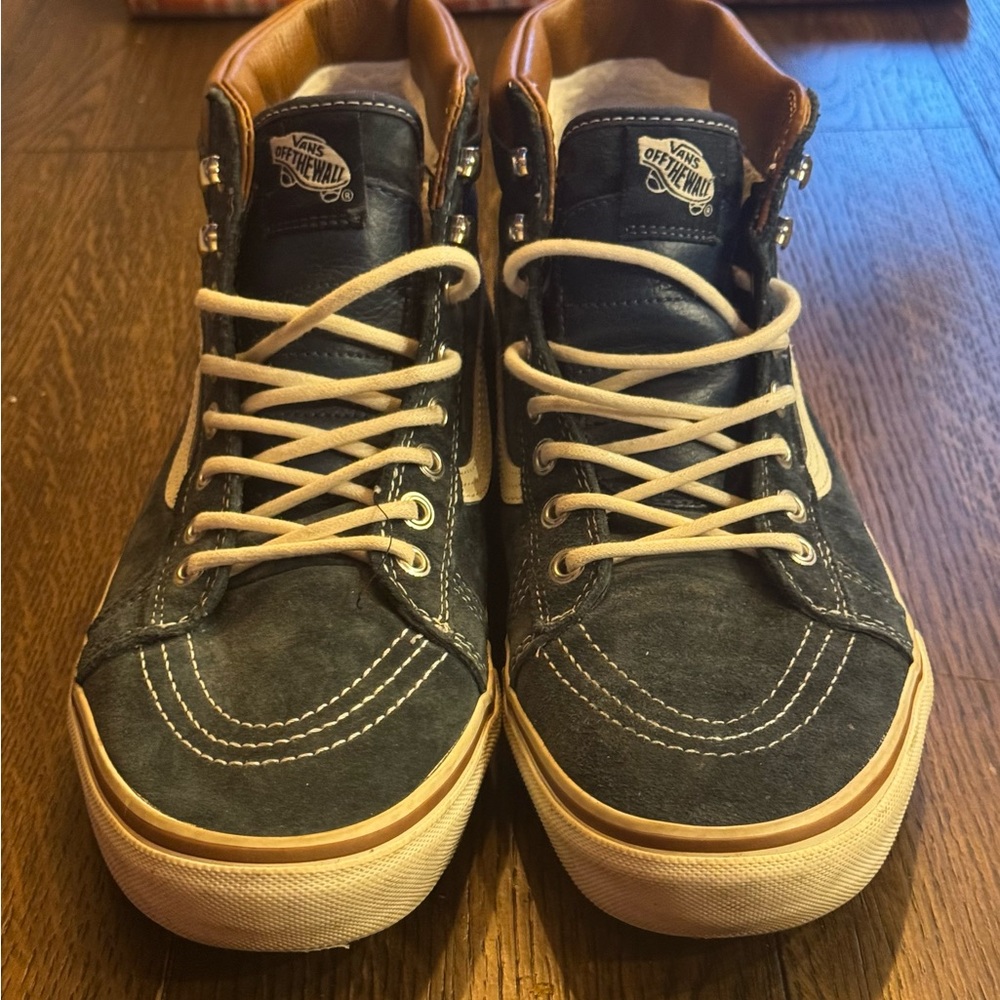 Vans Sk8-Hi MTE Scotchgard Suede Lined Sneakers (Men’s 10)